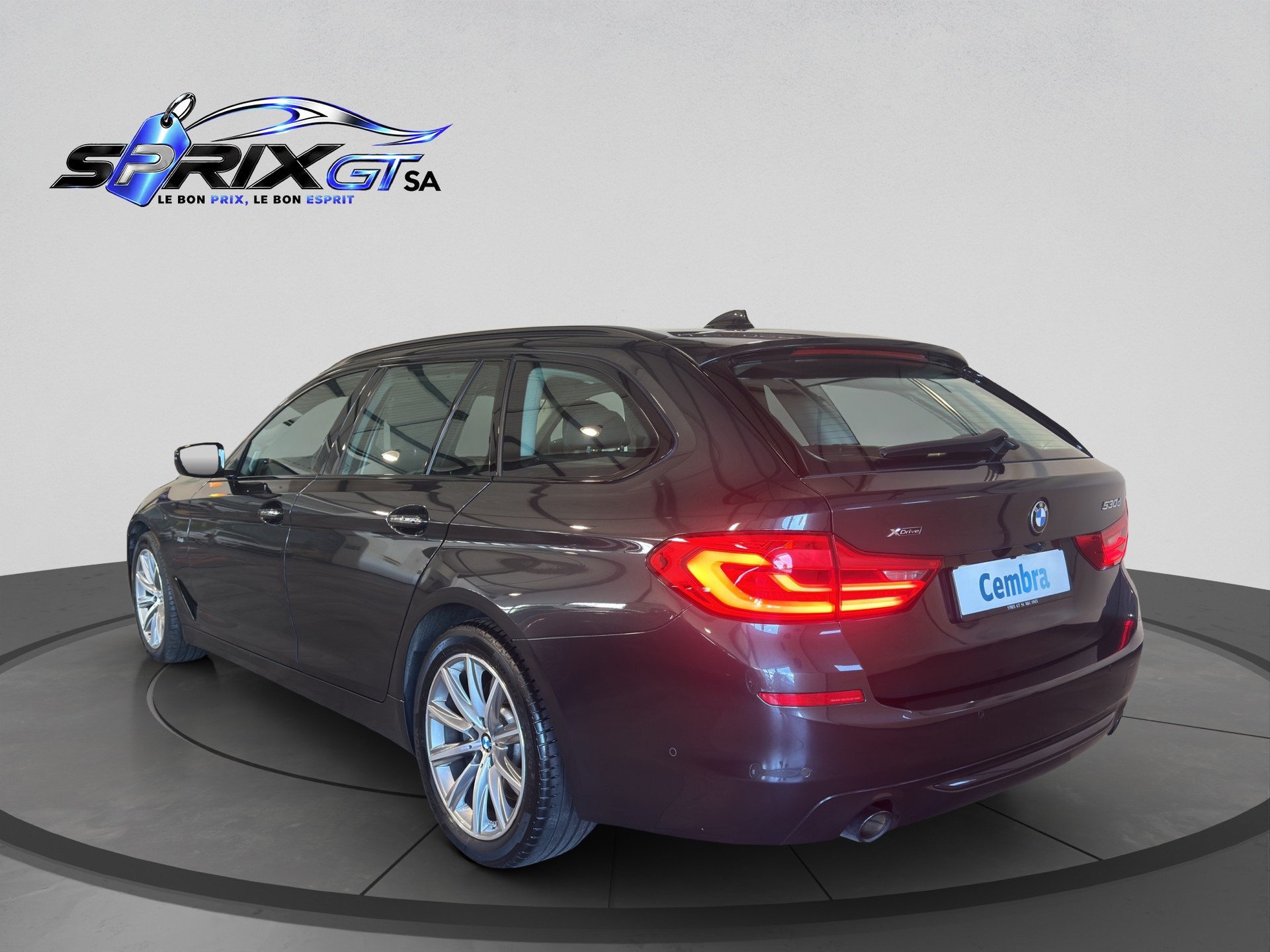 BMW 530d xDrive Touring Sport Line Steptronic-image-1