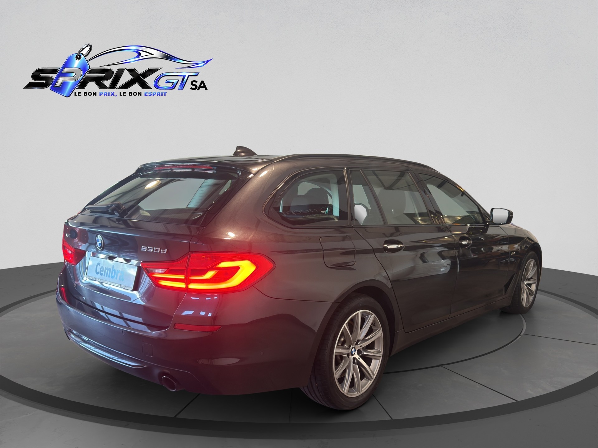 BMW 530d xDrive Touring Sport Line Steptronic-image-5