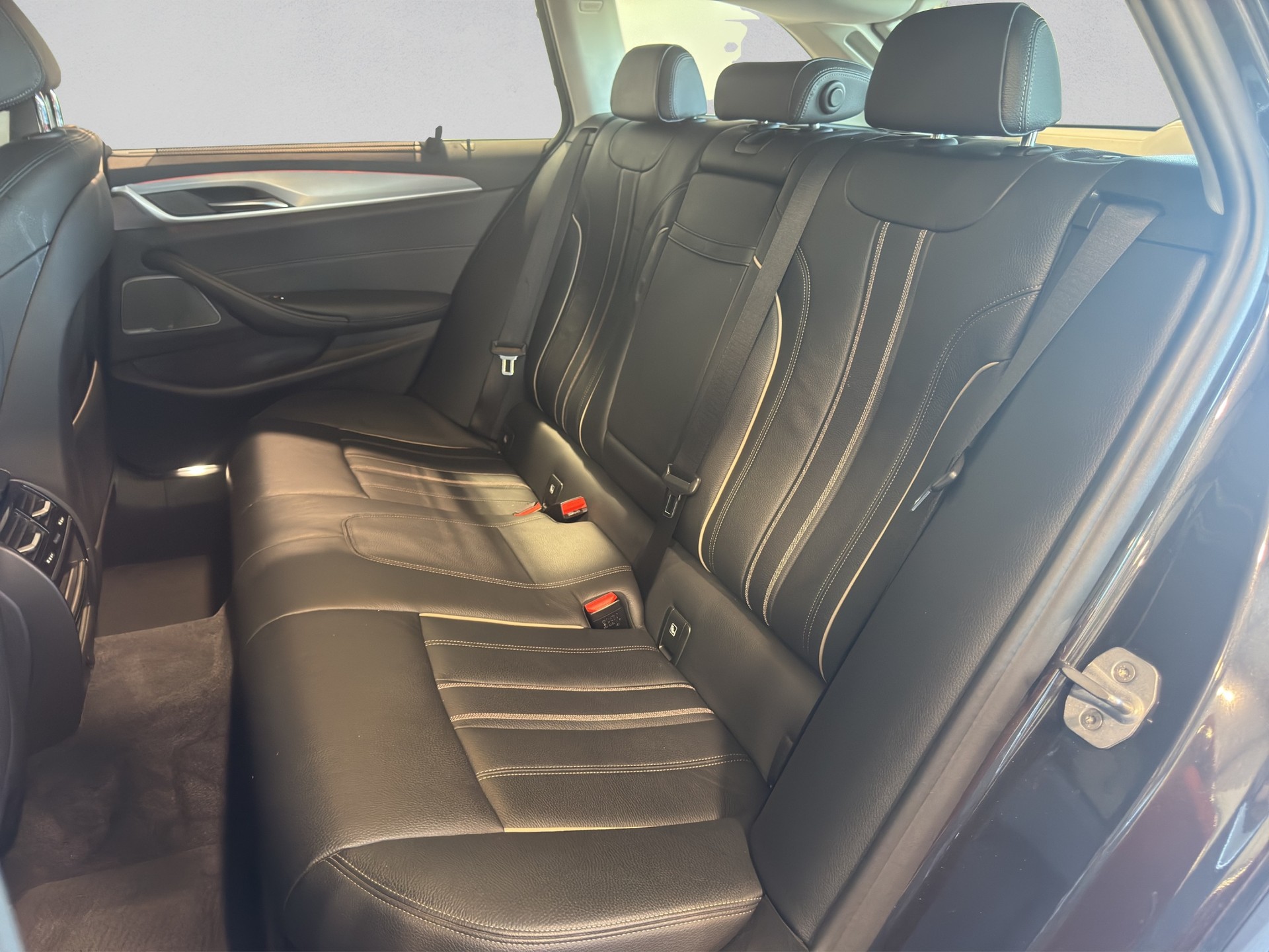 BMW 530d xDrive Touring Sport Line Steptronic-image-12