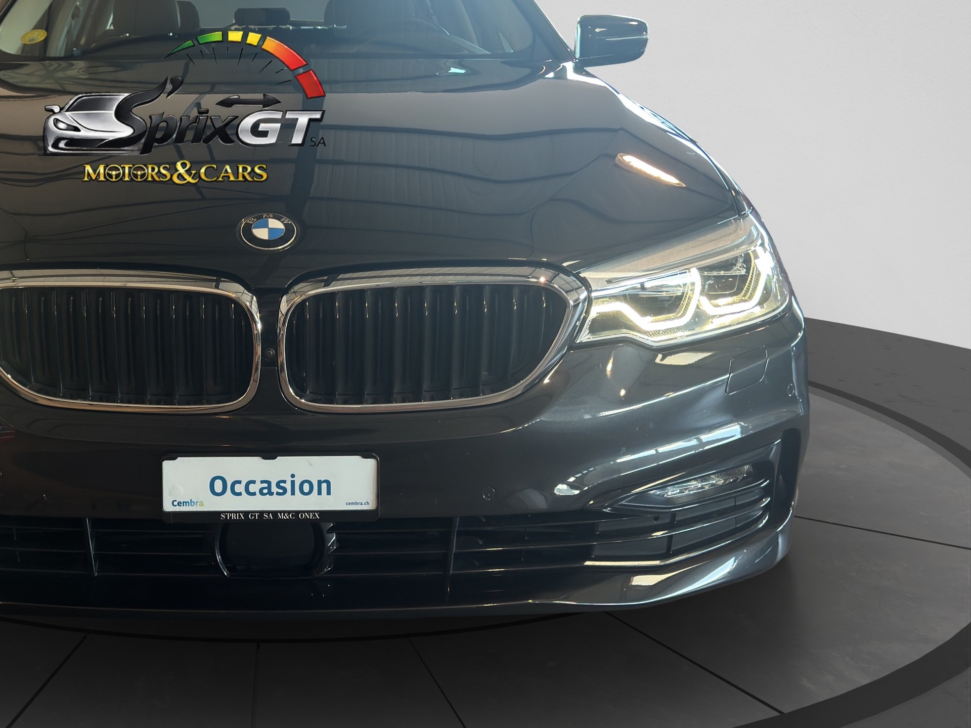 BMW 530d xDrive Touring Sport Line Steptronic-image-7