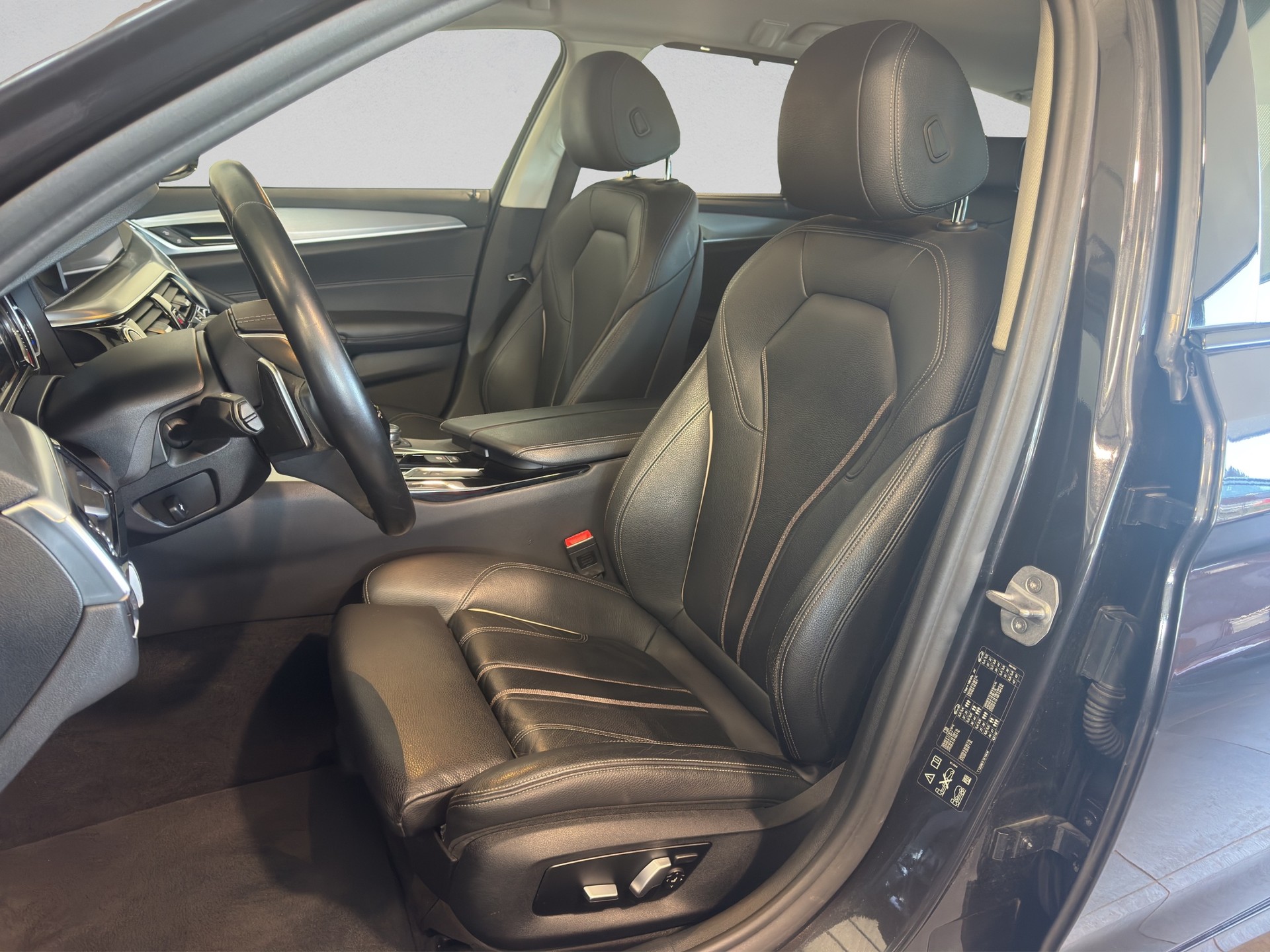 BMW 530d xDrive Touring Sport Line Steptronic-image-10