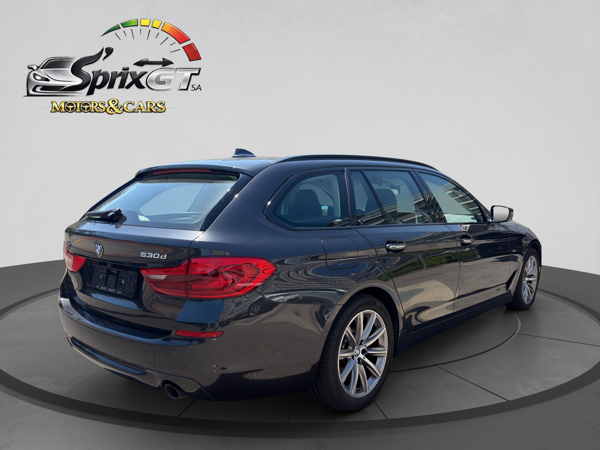 BMW 530d xDrive Touring Sport Line Steptronic-image-5