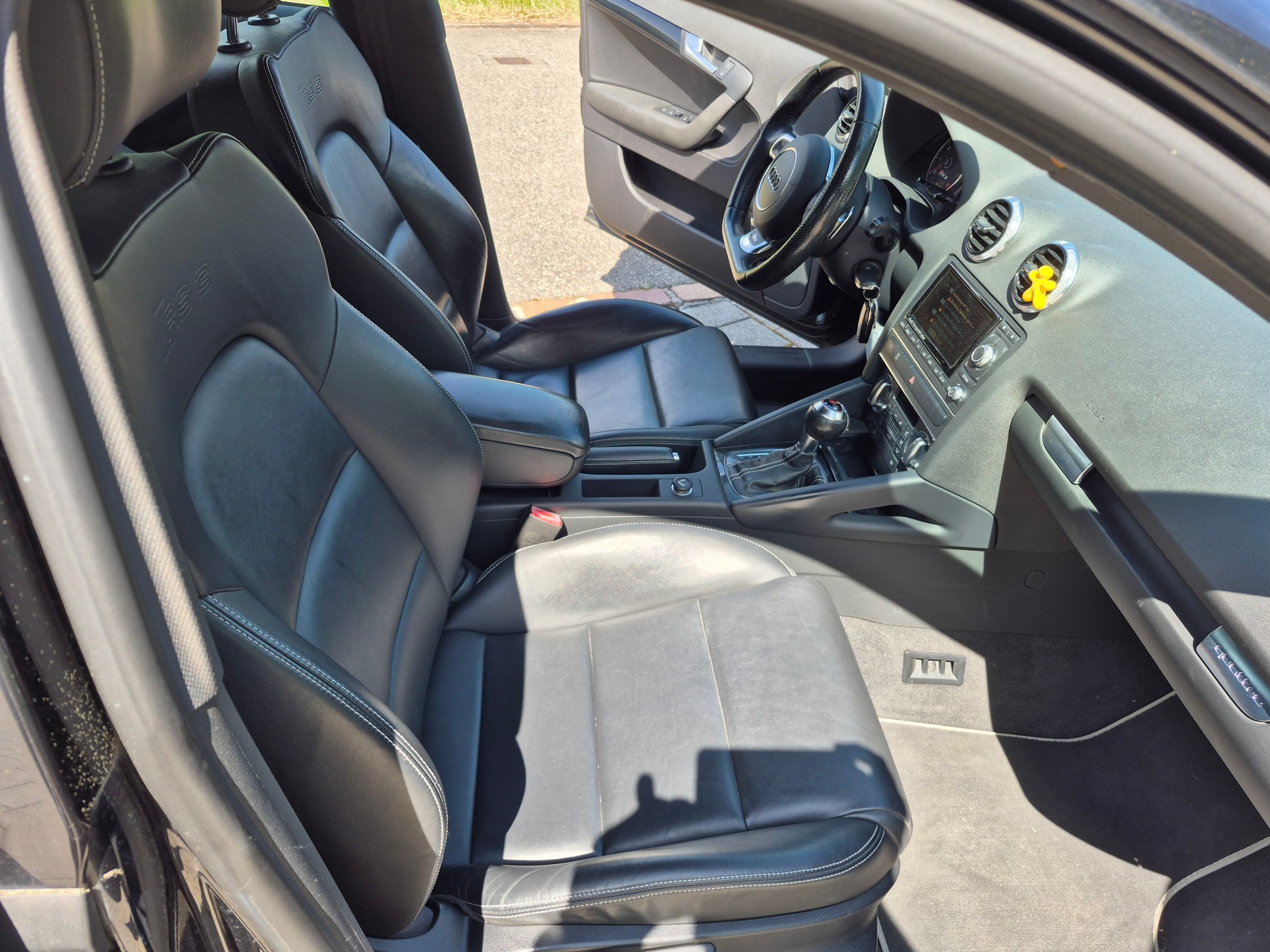 AUDI RS3 Sportback 2.5 TFSI quattro S-tronic-image-8