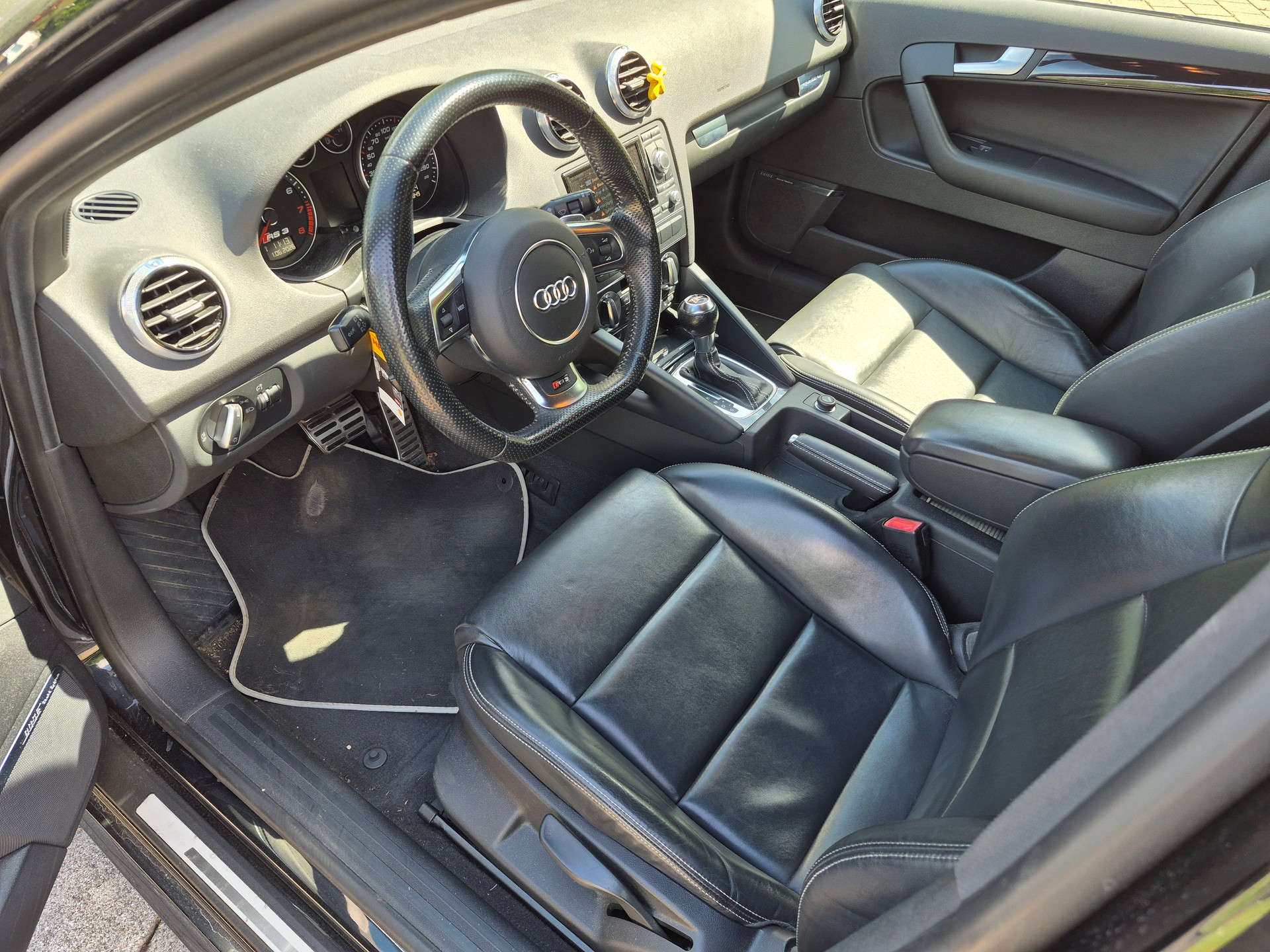 AUDI RS3 Sportback 2.5 TFSI quattro S-tronic-image-7