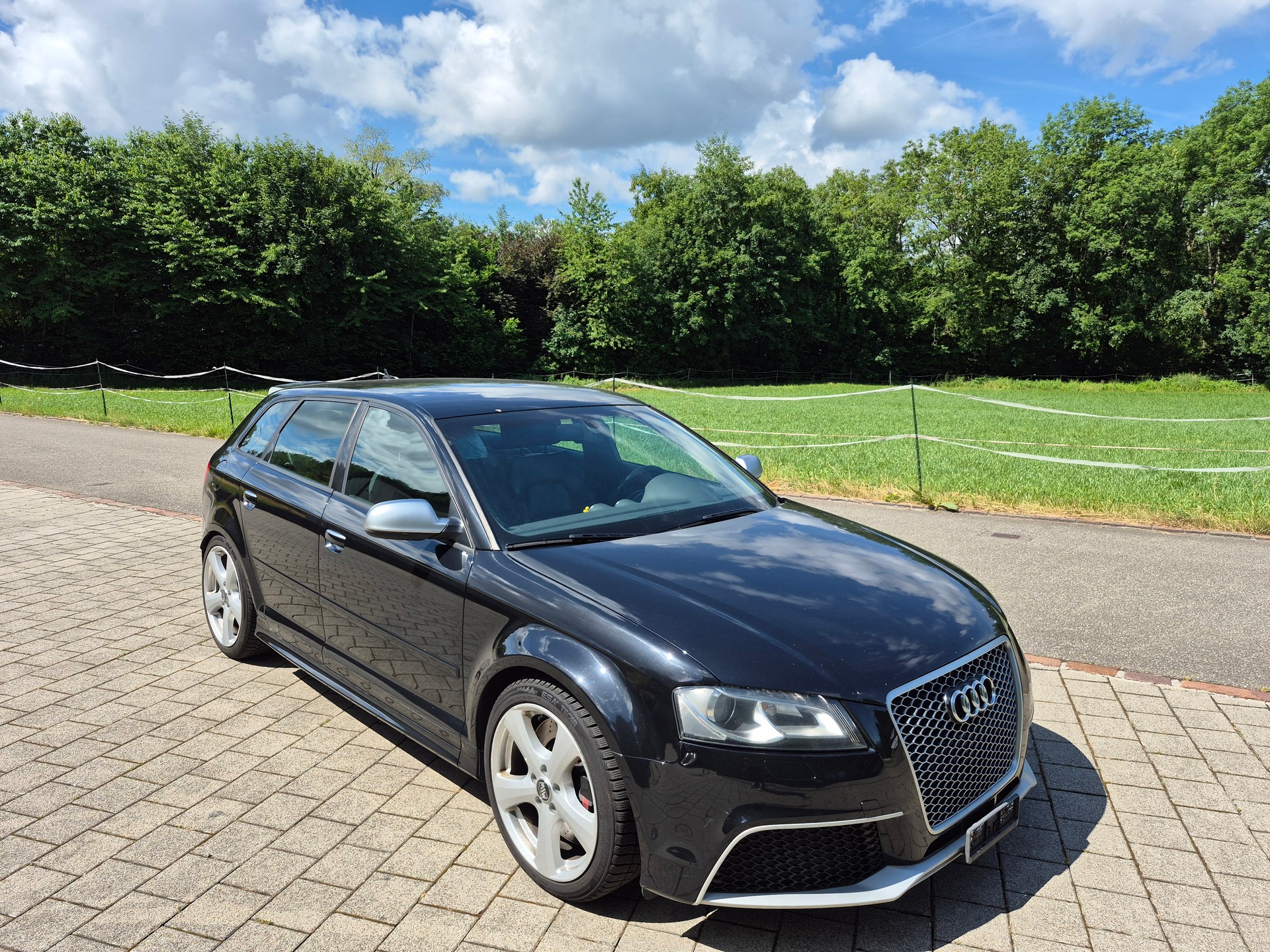 AUDI RS3 Sportback 2.5 TFSI quattro S-tronic-image-2