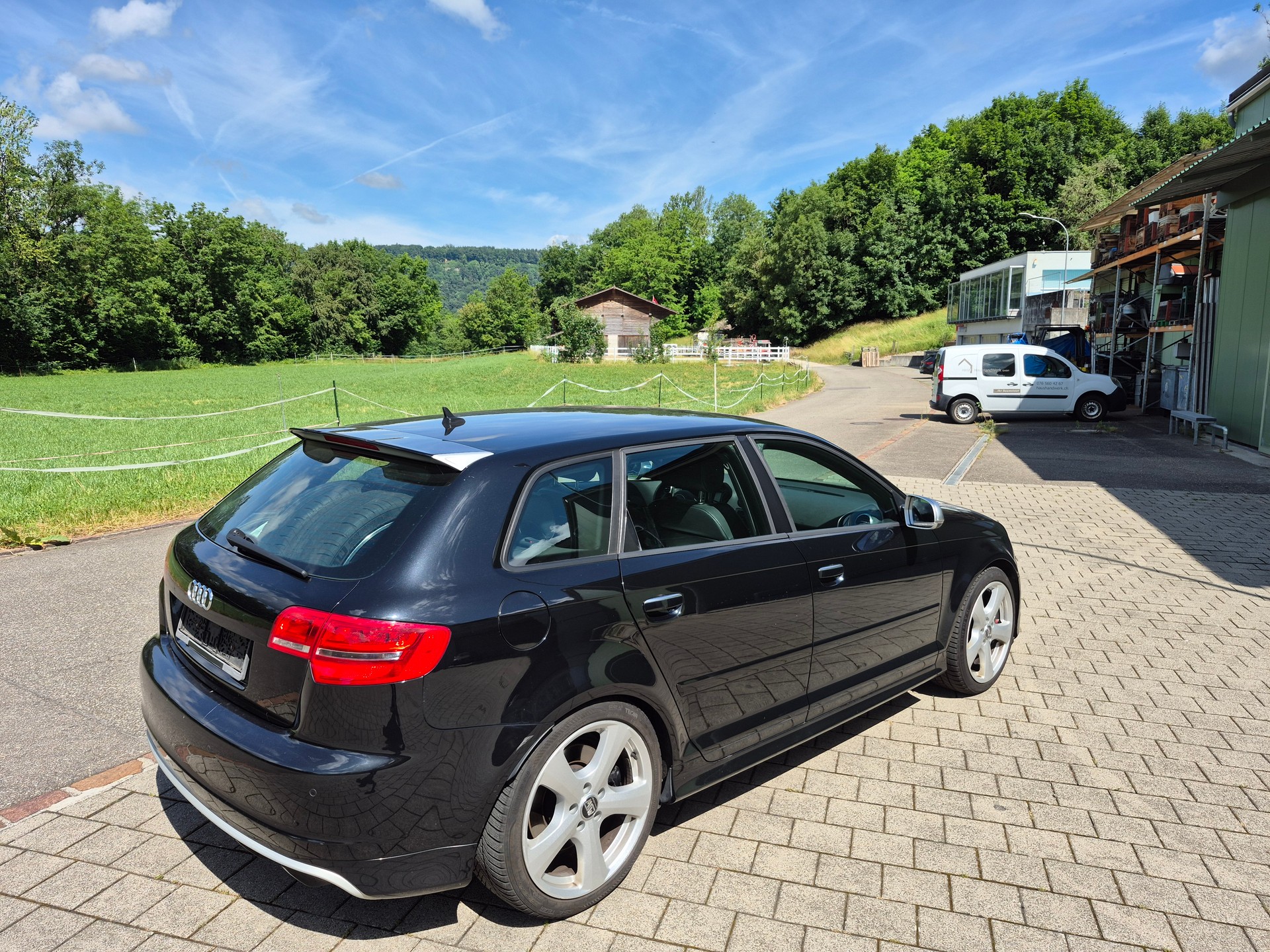 AUDI RS3 Sportback 2.5 TFSI quattro S-tronic-image-4
