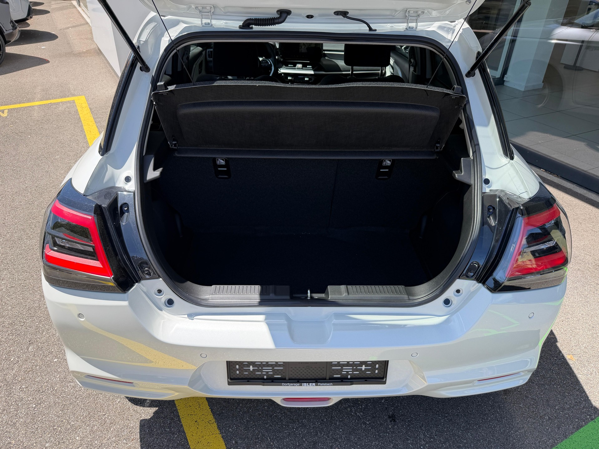 SUZUKI Swift 1.2 Sakura Top Hybrid-image-6