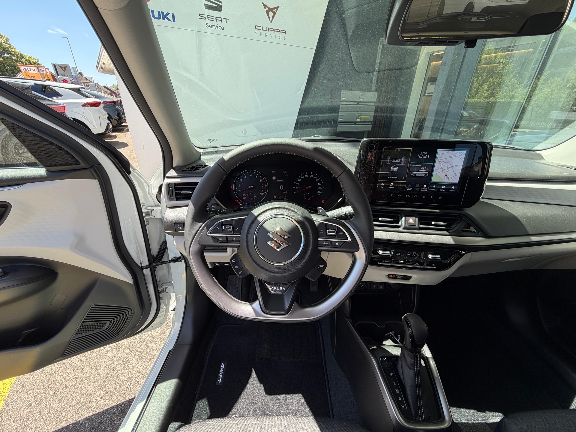SUZUKI Swift 1.2 Sakura Top Hybrid-image-10