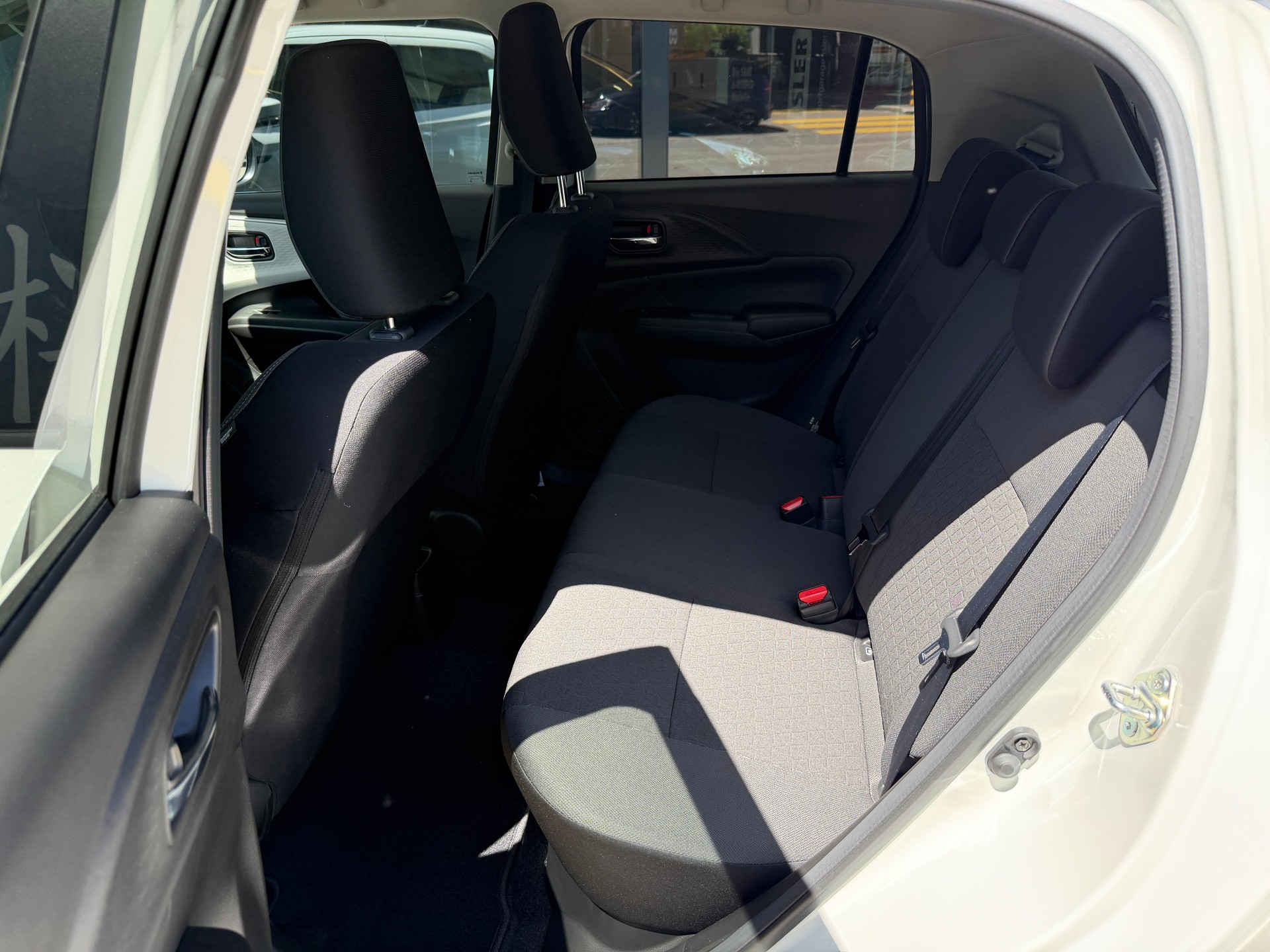 SUZUKI Swift 1.2 Sakura Top Hybrid-image-7