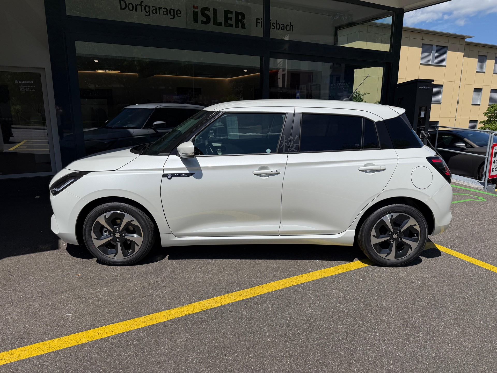 SUZUKI Swift 1.2 Sakura Top Hybrid-image-4