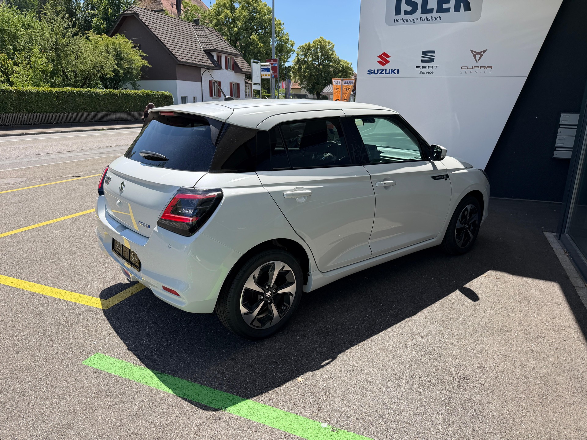 SUZUKI Swift 1.2 Sakura Top Hybrid-image-5