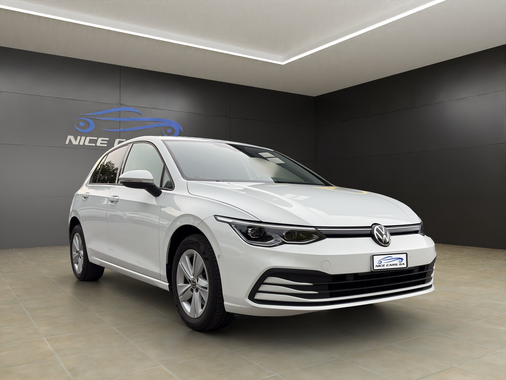 VW Golf 1.0 TSI Life-image-1
