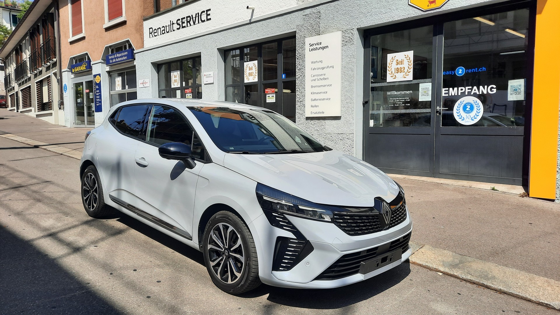 RENAULT Clio 1.0 Techno X-Tronic-image-0