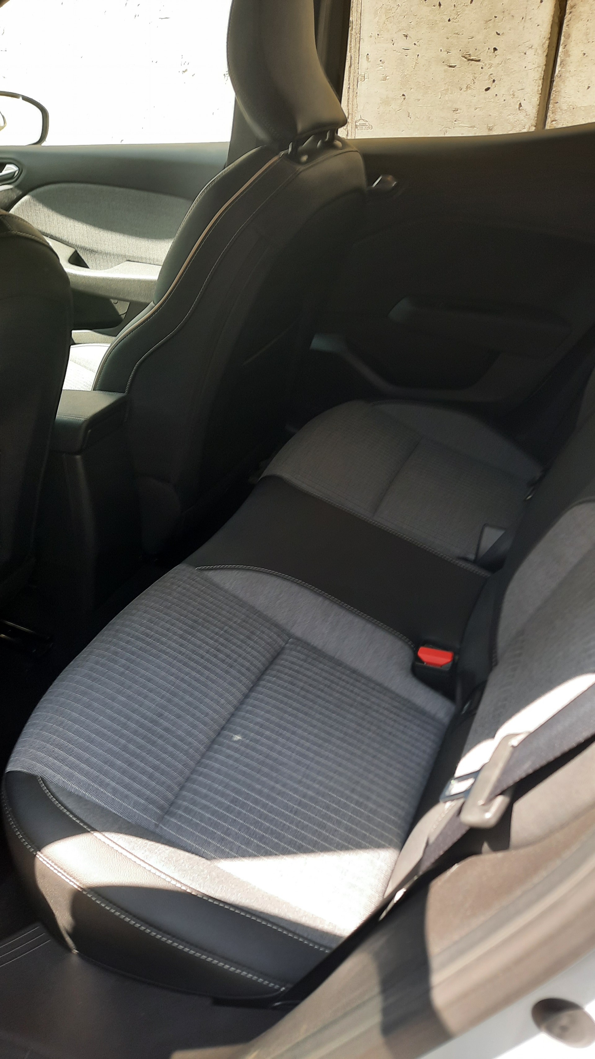 RENAULT Clio 1.0 Techno X-Tronic-image-5