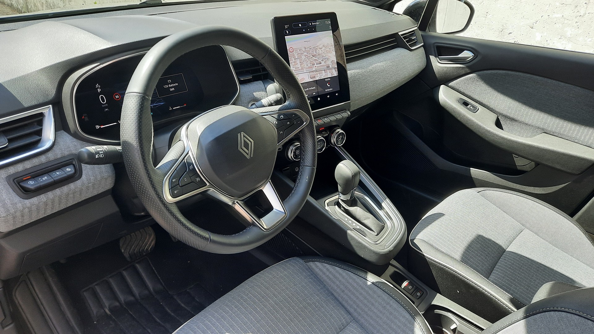 RENAULT Clio 1.0 Techno X-Tronic-image-6
