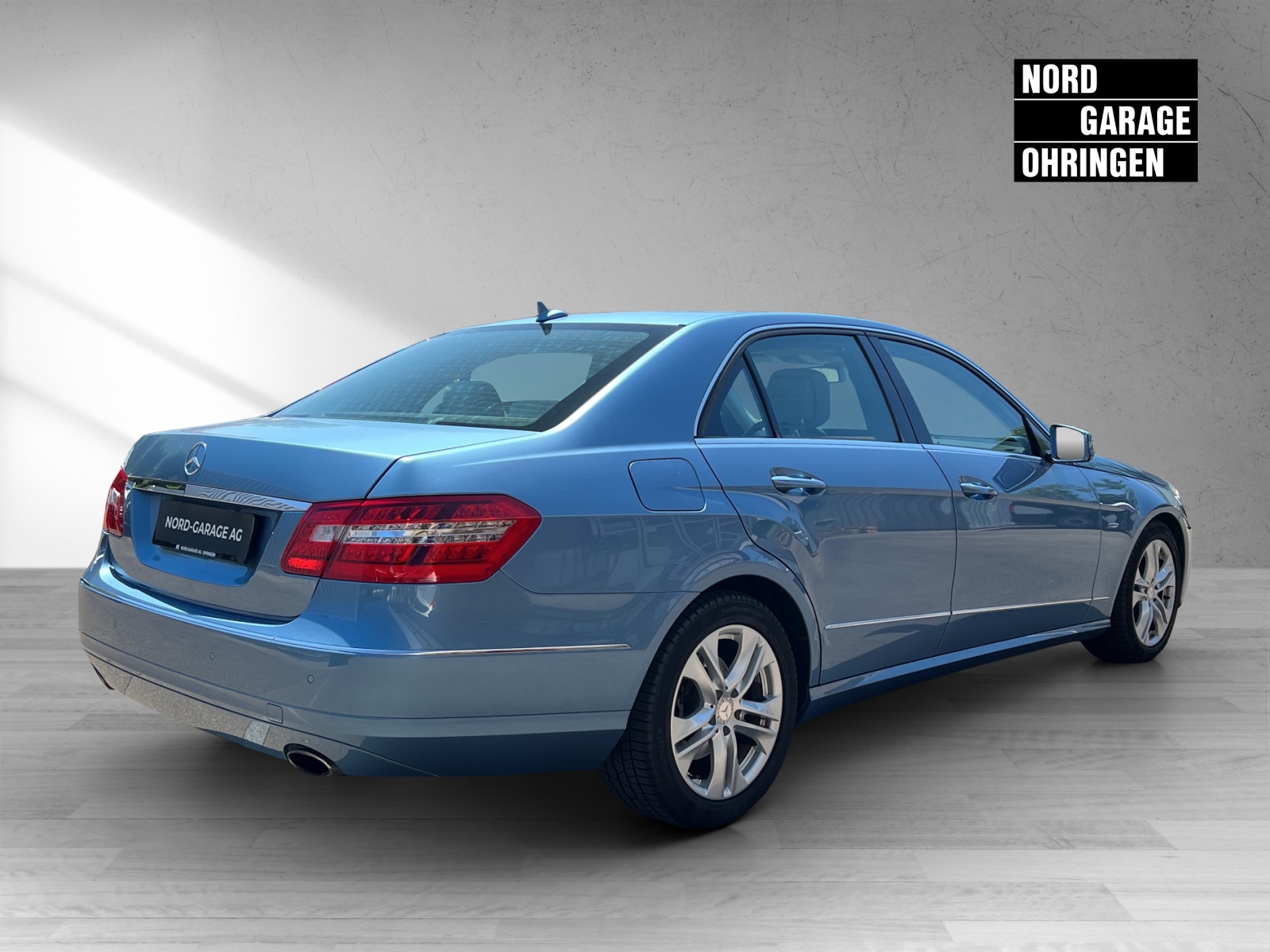 MERCEDES-BENZ E 350 CGI BlueEff Avgarde-image-4