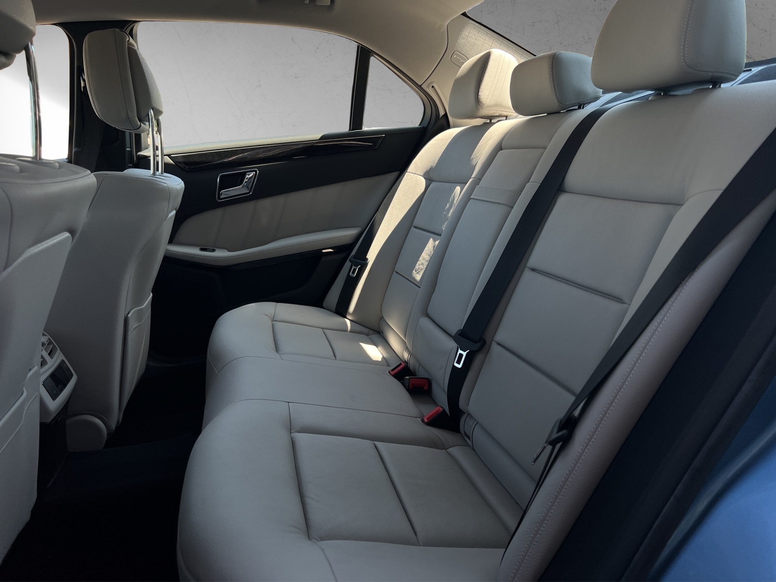 MERCEDES-BENZ E 350 CGI BlueEff Avgarde-image-15