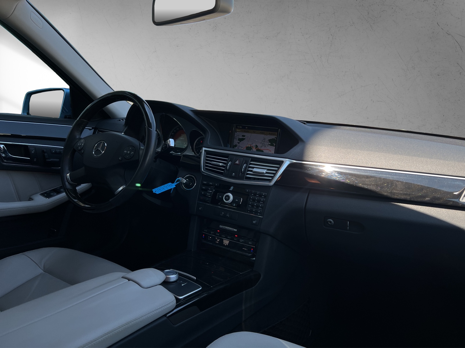 MERCEDES-BENZ E 350 CGI BlueEff Avgarde-image-14