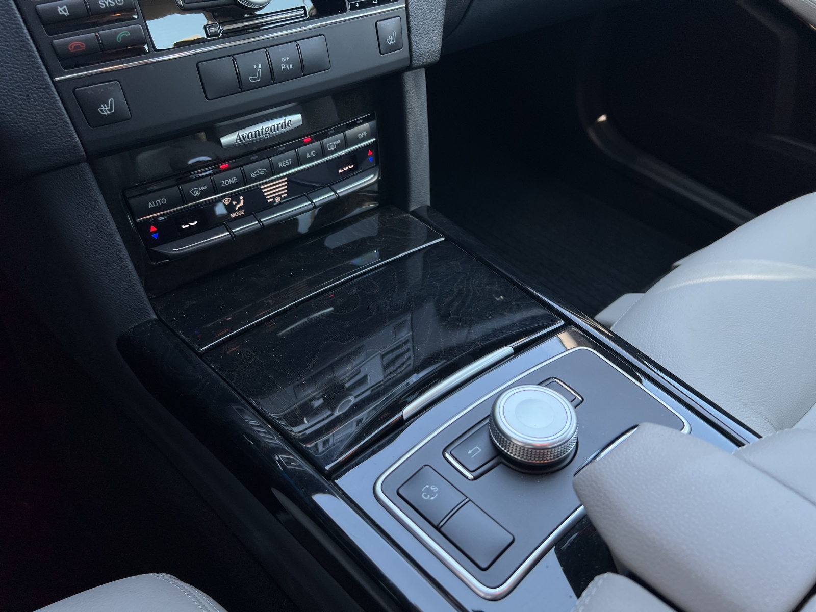 MERCEDES-BENZ E 350 CGI BlueEff Avgarde-image-11