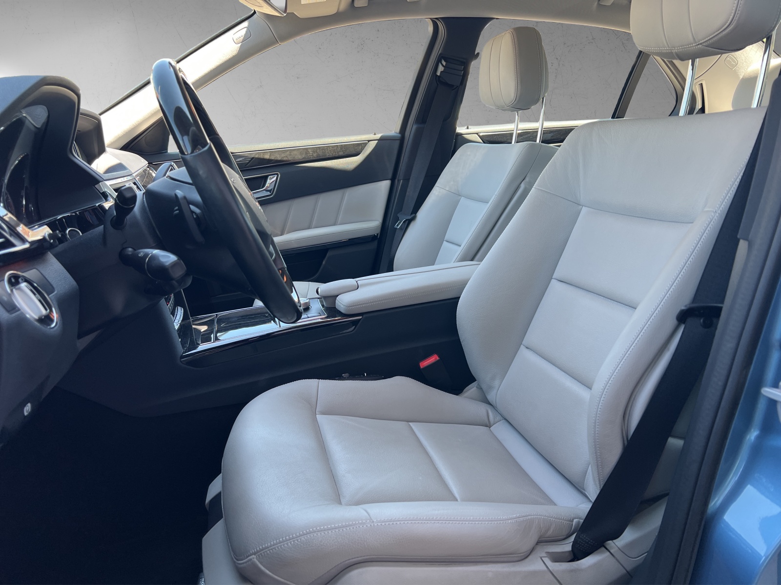 MERCEDES-BENZ E 350 CGI BlueEff Avgarde-image-6