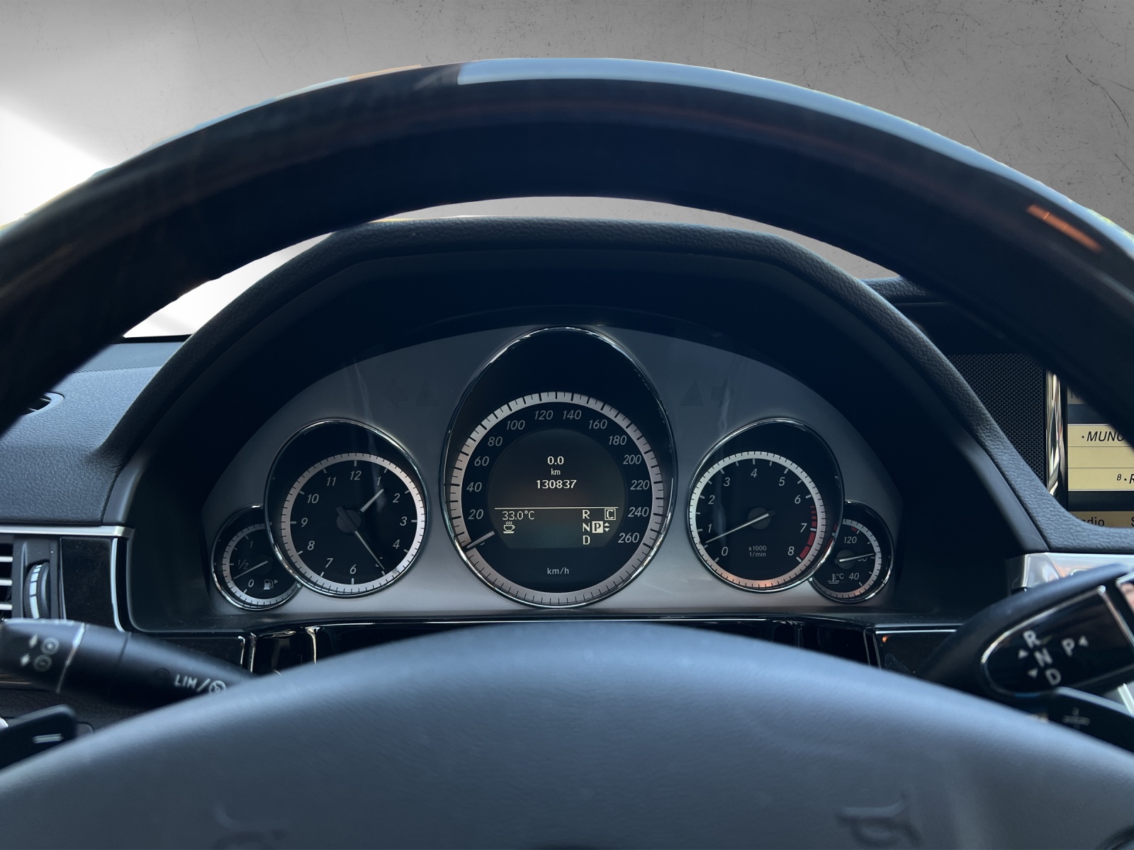 MERCEDES-BENZ E 350 CGI BlueEff Avgarde-image-9
