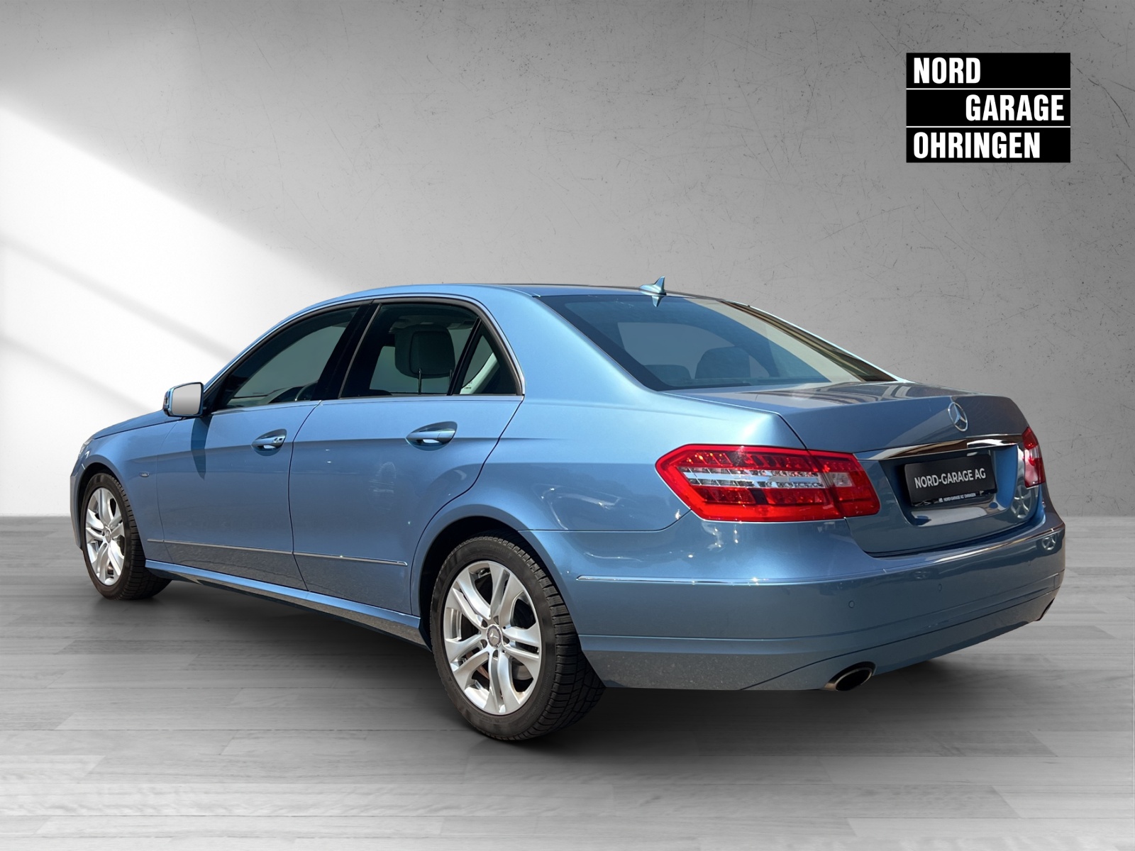 MERCEDES-BENZ E 350 CGI BlueEff Avgarde-image-2