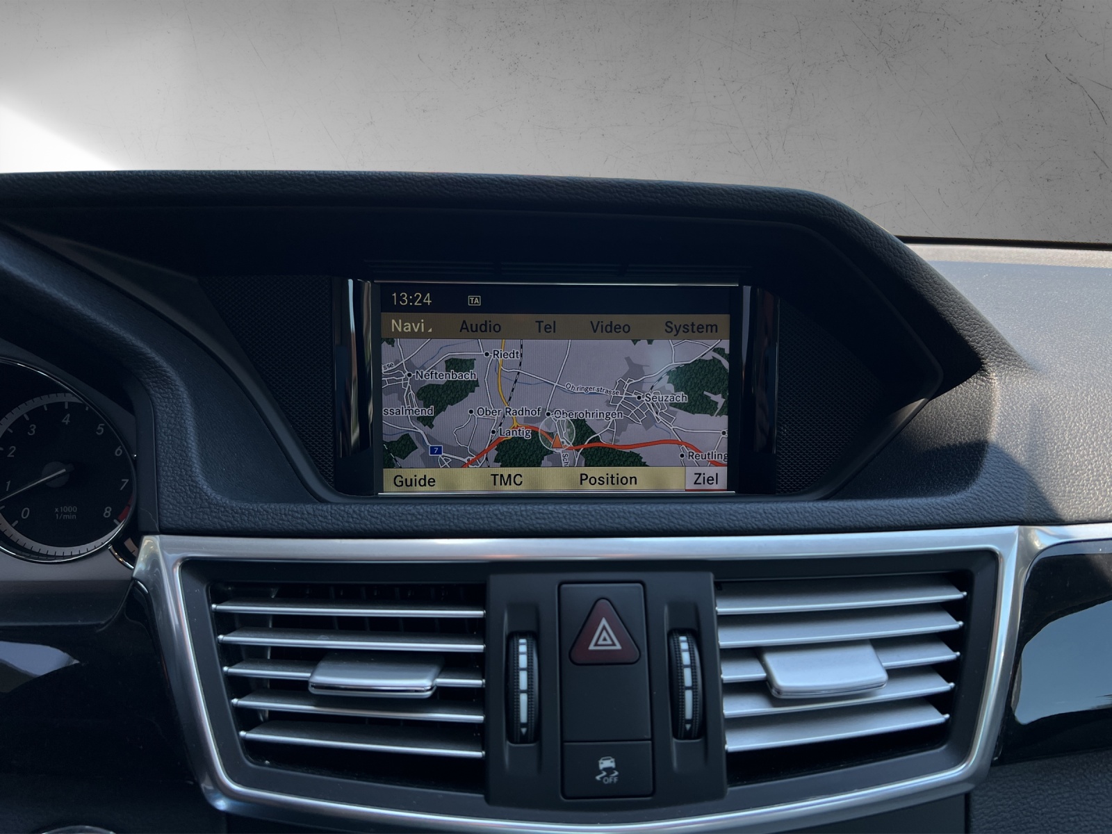 MERCEDES-BENZ E 350 CGI BlueEff Avgarde-image-12