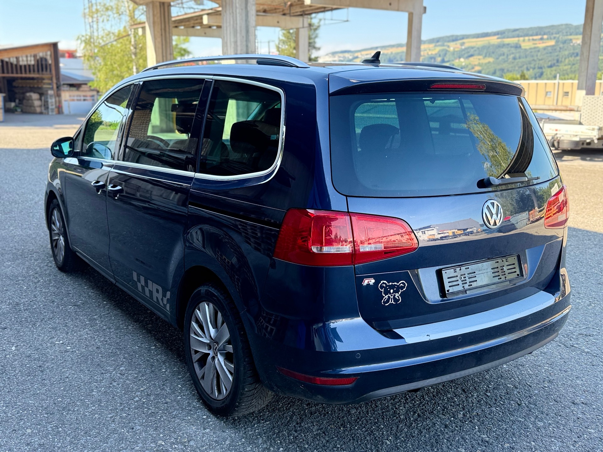 VW Sharan 2.0 TDI BlueMotion Technology Highline DSG-image-3