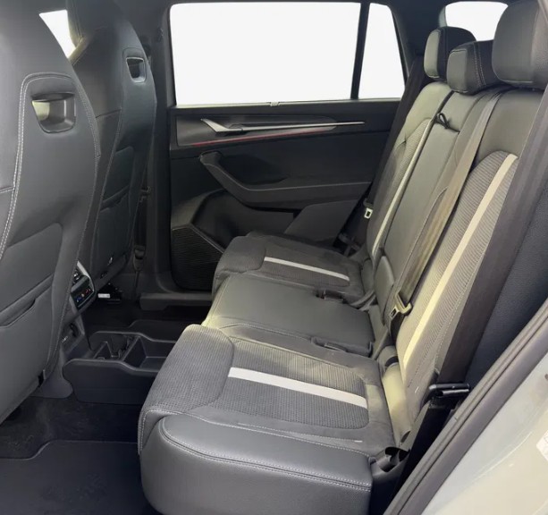 SKODA Kodiaq 2.0 TSI Sportline 4x4-image-7