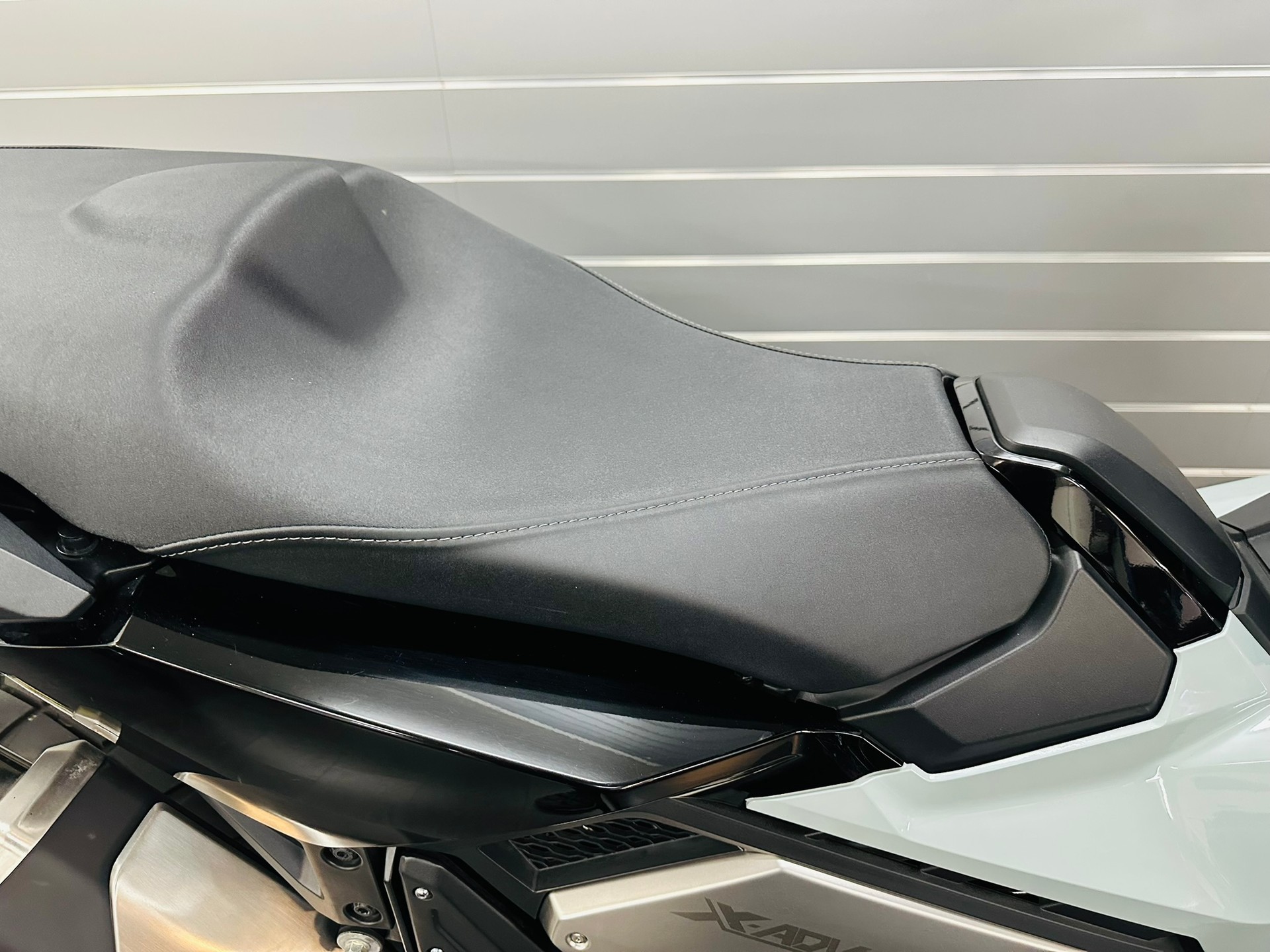 HONDA X-ADV 750-image-9