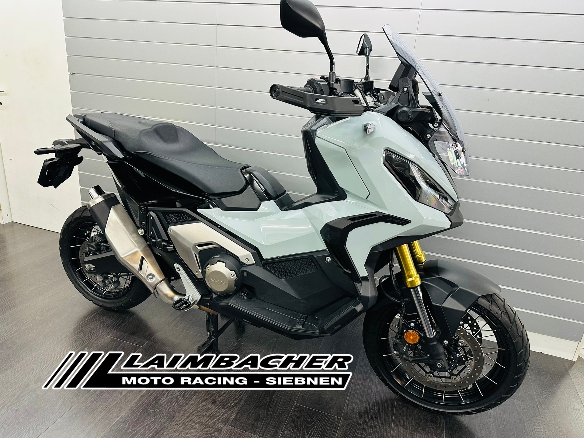 HONDA X-ADV 750-showroom-element-1