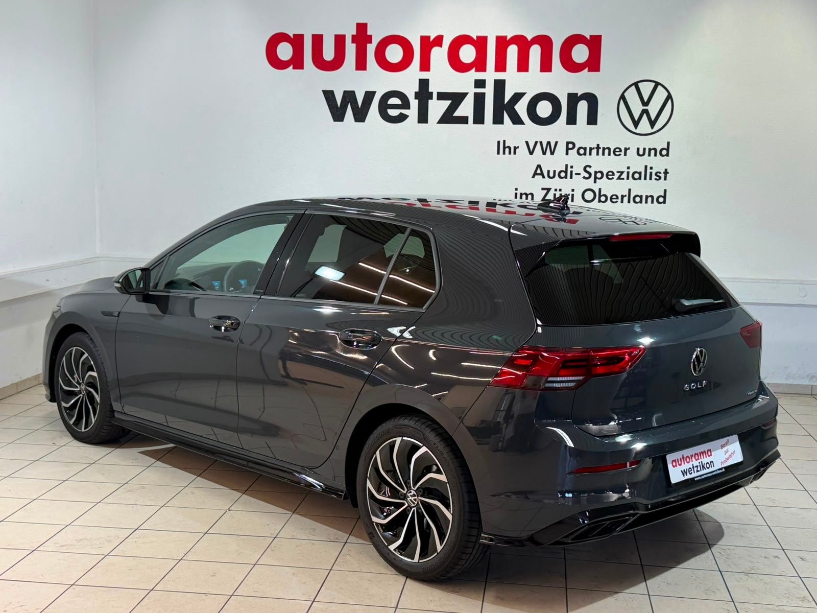 VW Golf 2.0 TSI R-Line DSG 4 Motion-image-2