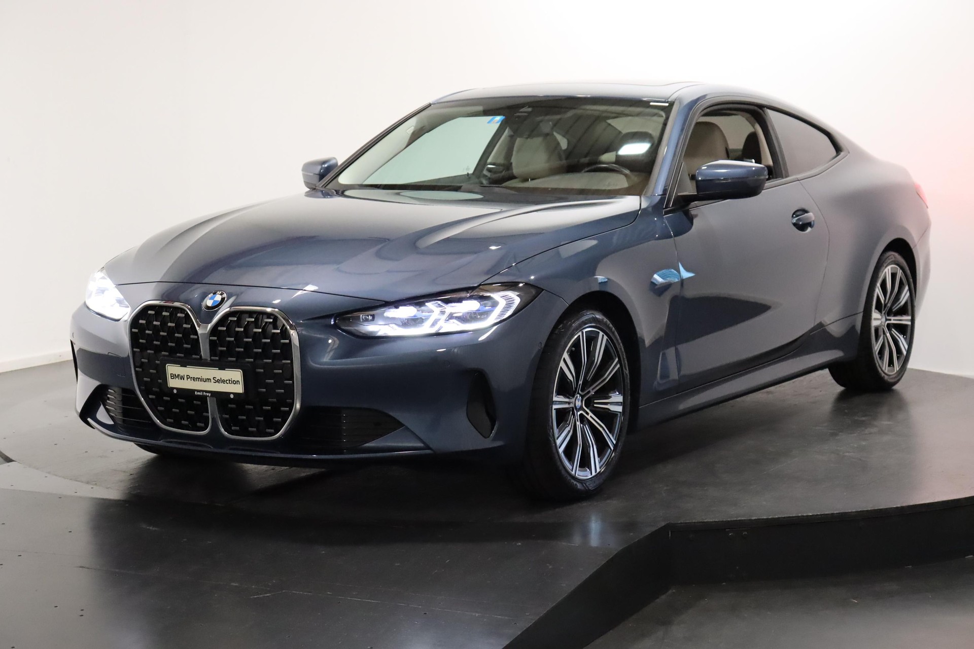 BMW 420i Coupé-image-0