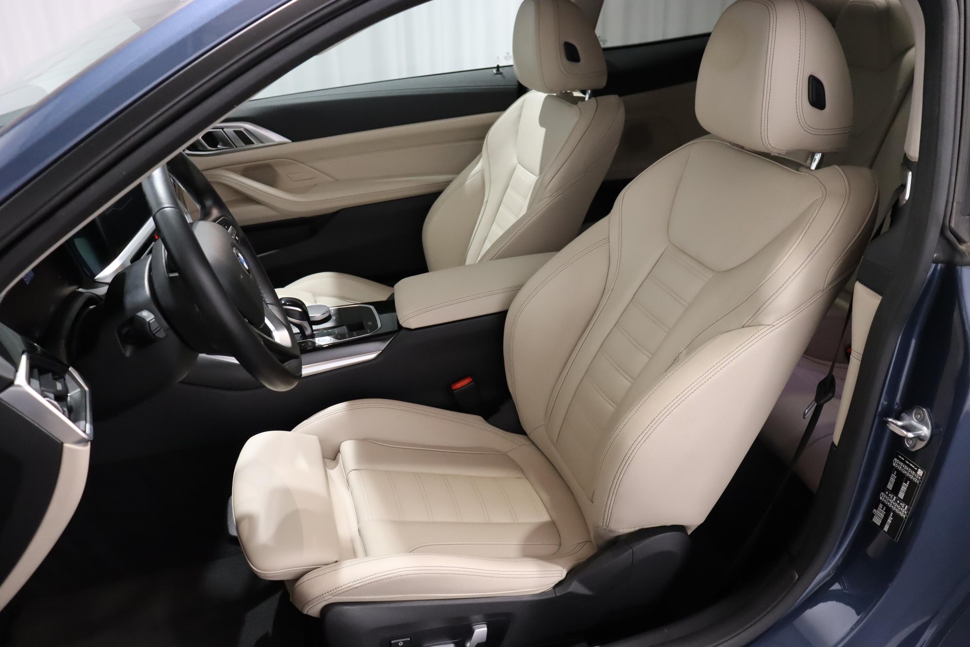 BMW 420i Coupé-image-11