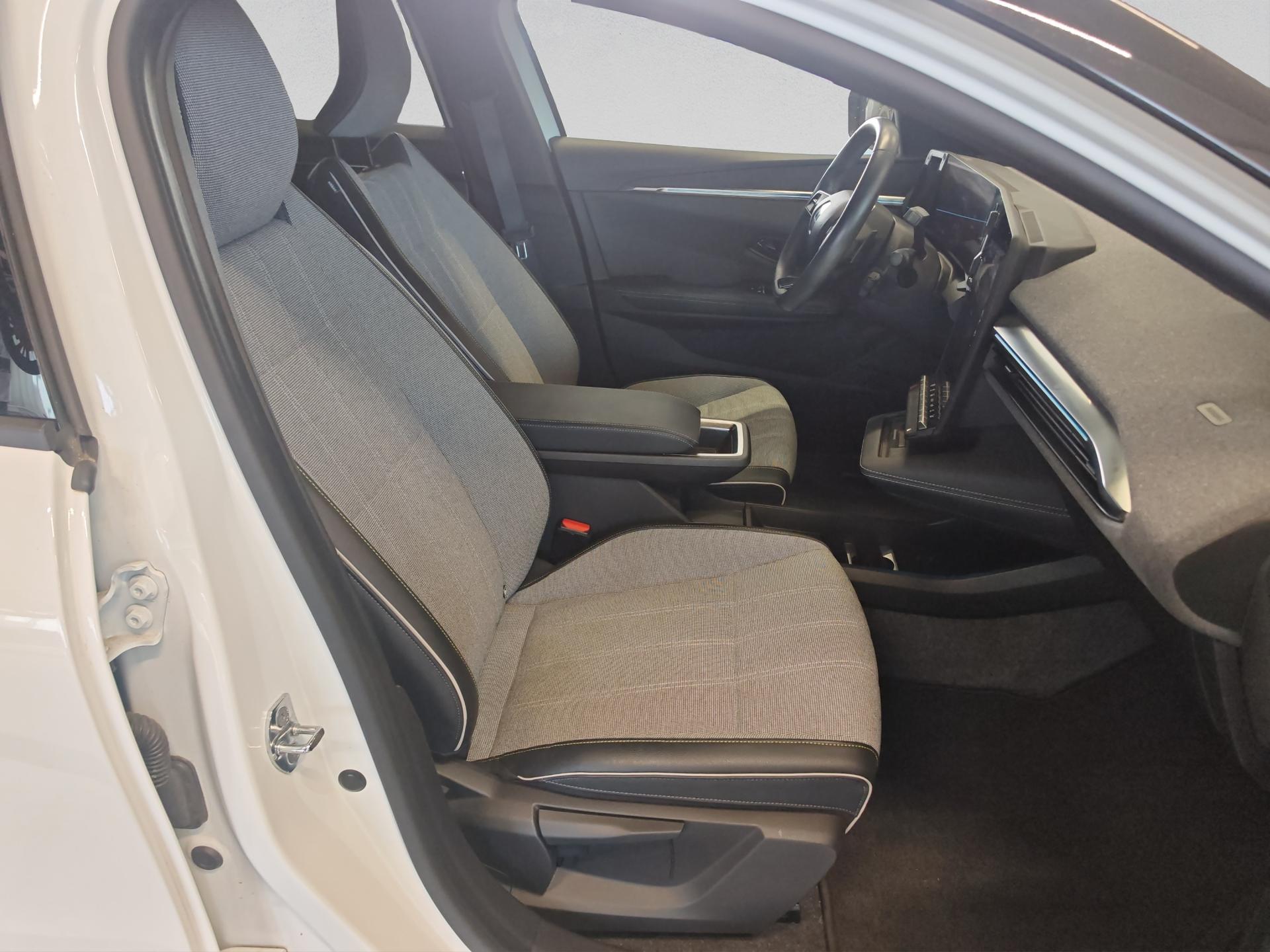 RENAULT Mégane E-TECH EV60 Techno-image-16