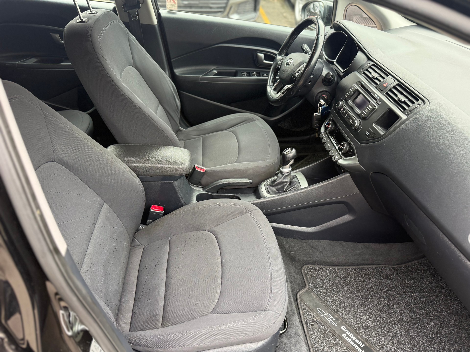 KIA Rio 1.4 CVVT Style-image-4