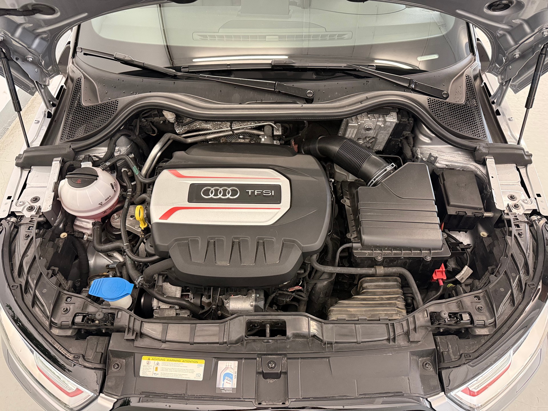 AUDI S1 Sportback 2.0 TFSI quattro-image-11