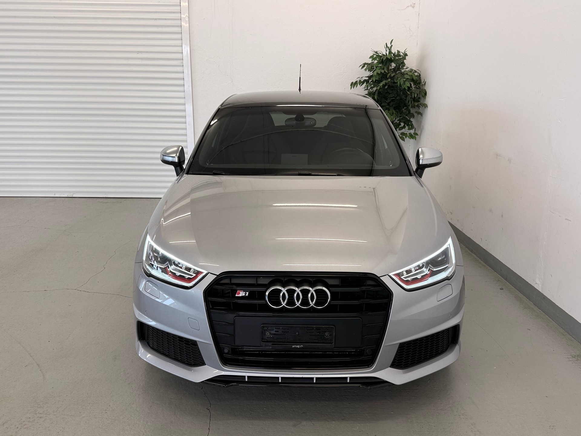 AUDI S1 Sportback 2.0 TFSI quattro-image-1