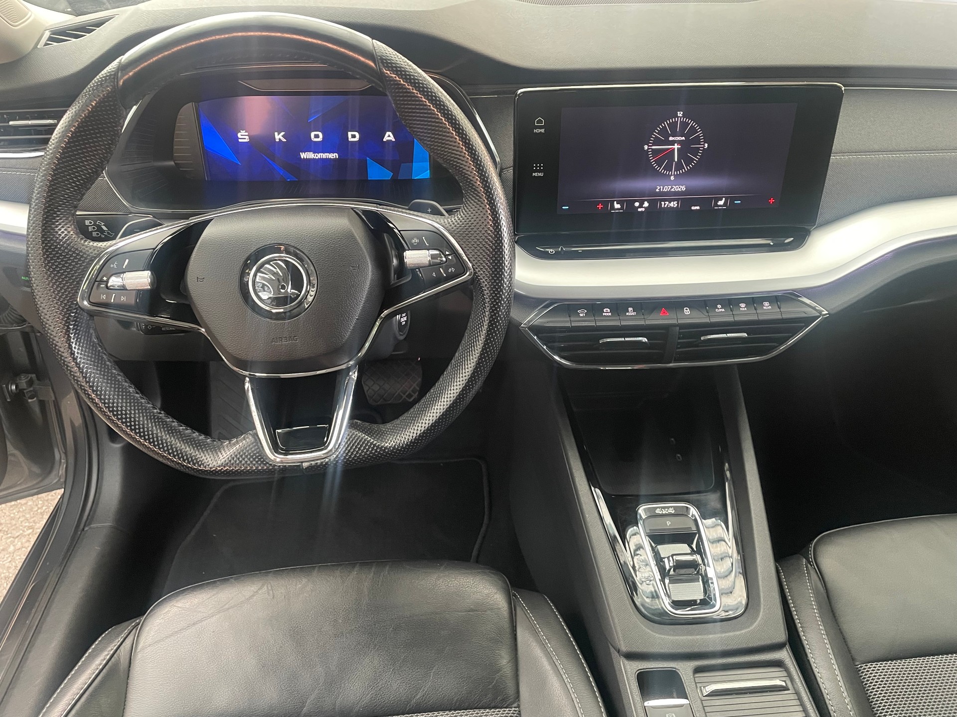 SKODA Octavia Combi 2.0 TDI DSG Style 4x4-image-9