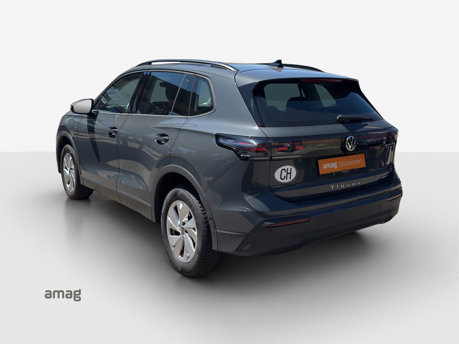 VW Tiguan 2.0 TSI DSG Life 4Motion-image-2