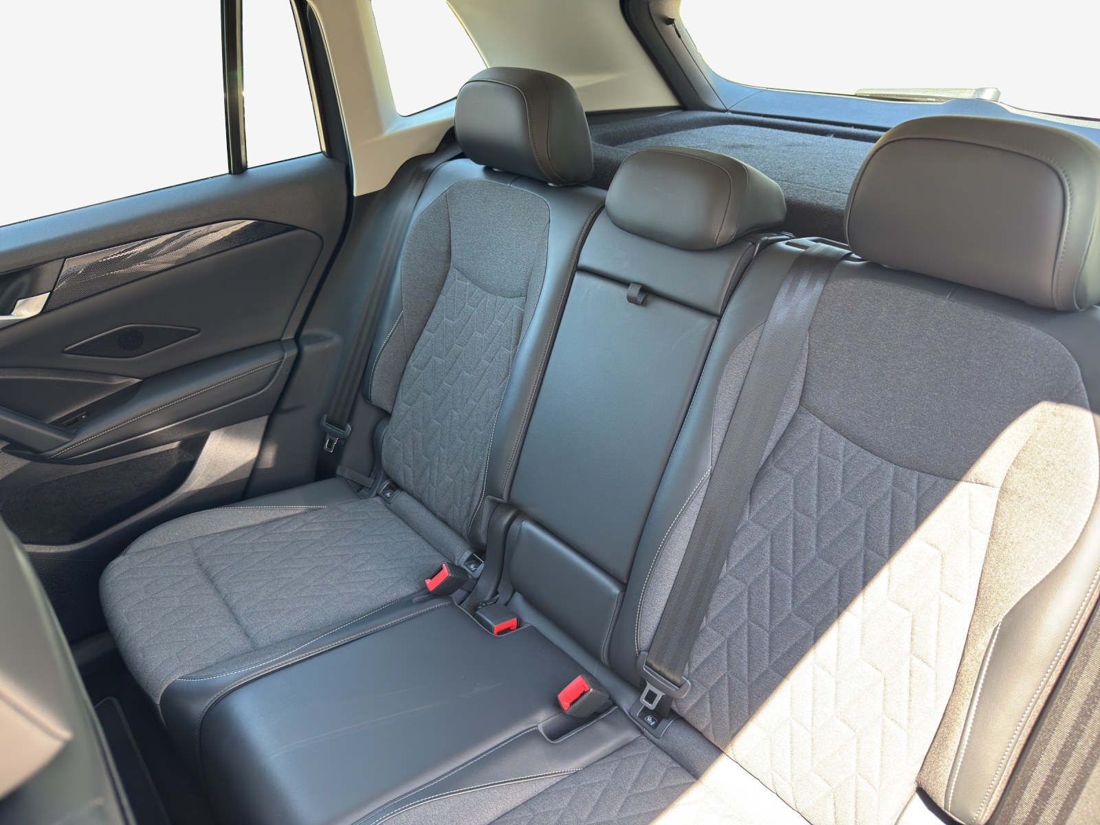 VW Tiguan 2.0 TSI DSG Life 4Motion-image-11