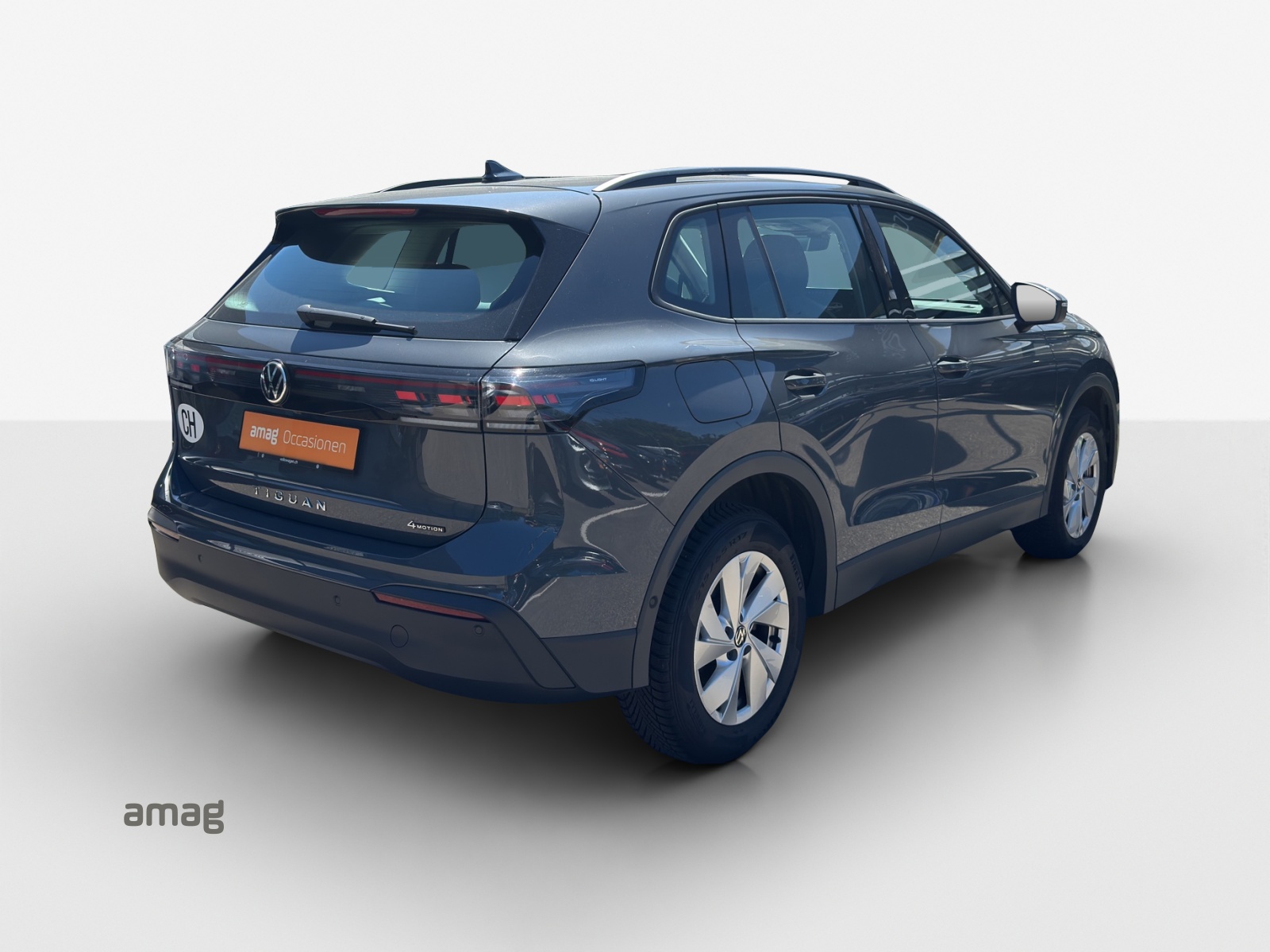 VW Tiguan 2.0 TSI DSG Life 4Motion-image-4