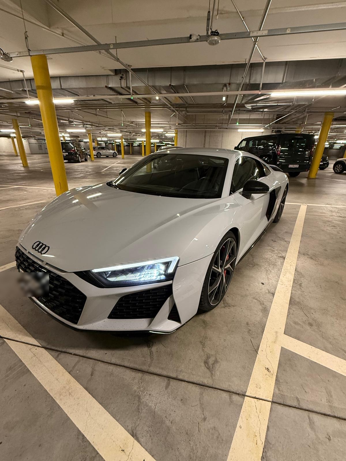 AUDI R8 Spyder performance S-Tronic-image-0
