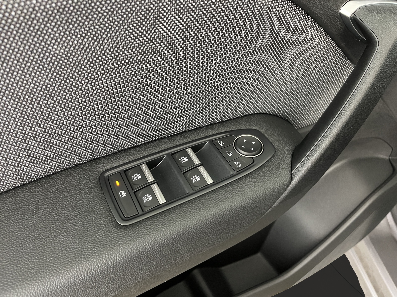 RENAULT Captur 1.8 E-Tech techno-image-12