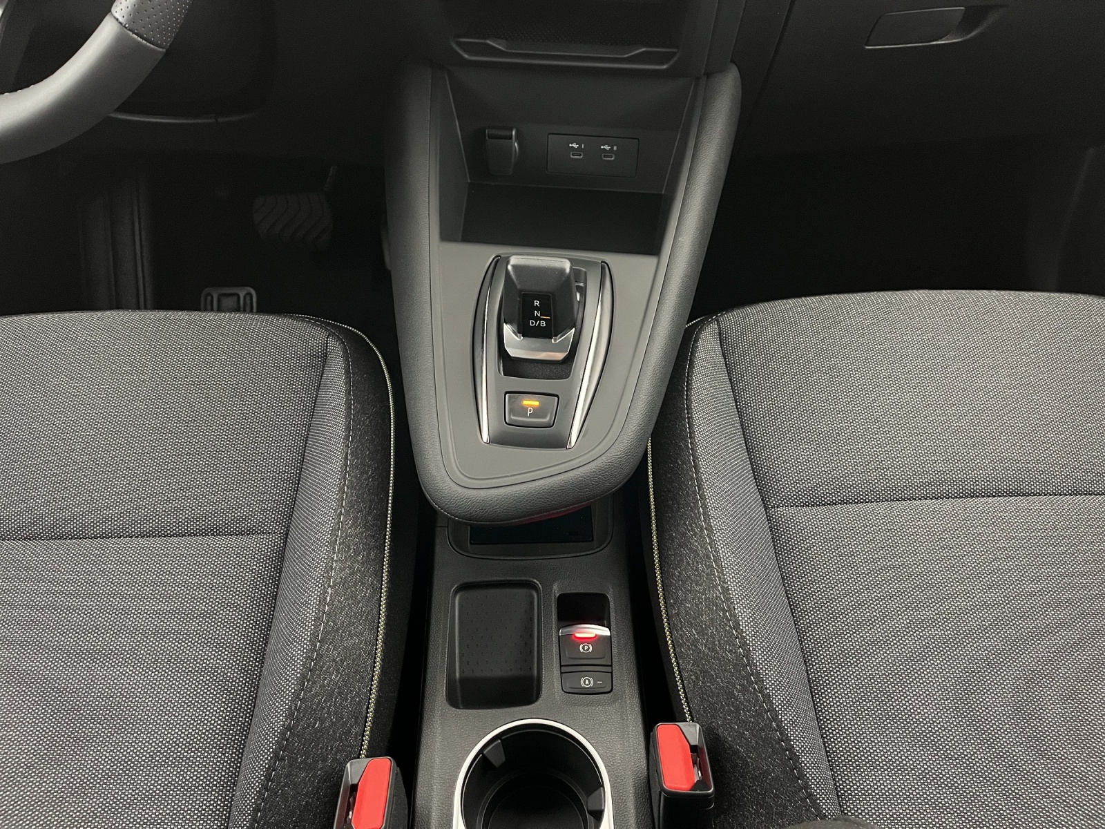RENAULT Captur 1.8 E-Tech techno-image-13