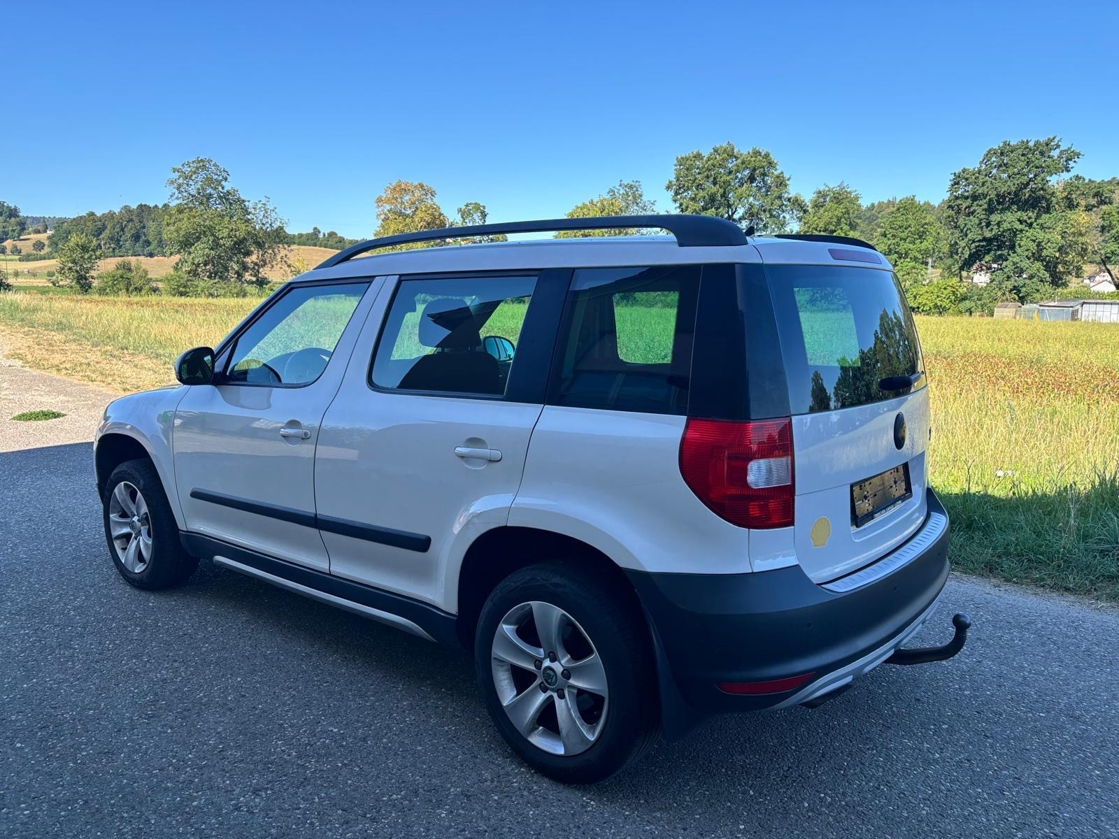 SKODA Yeti 1.6 TDI GL Ambition-image-6
