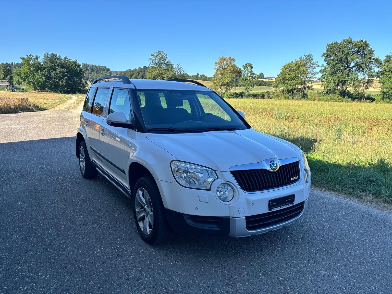 SKODA Yeti 1.6 TDI GL Ambition-image-8