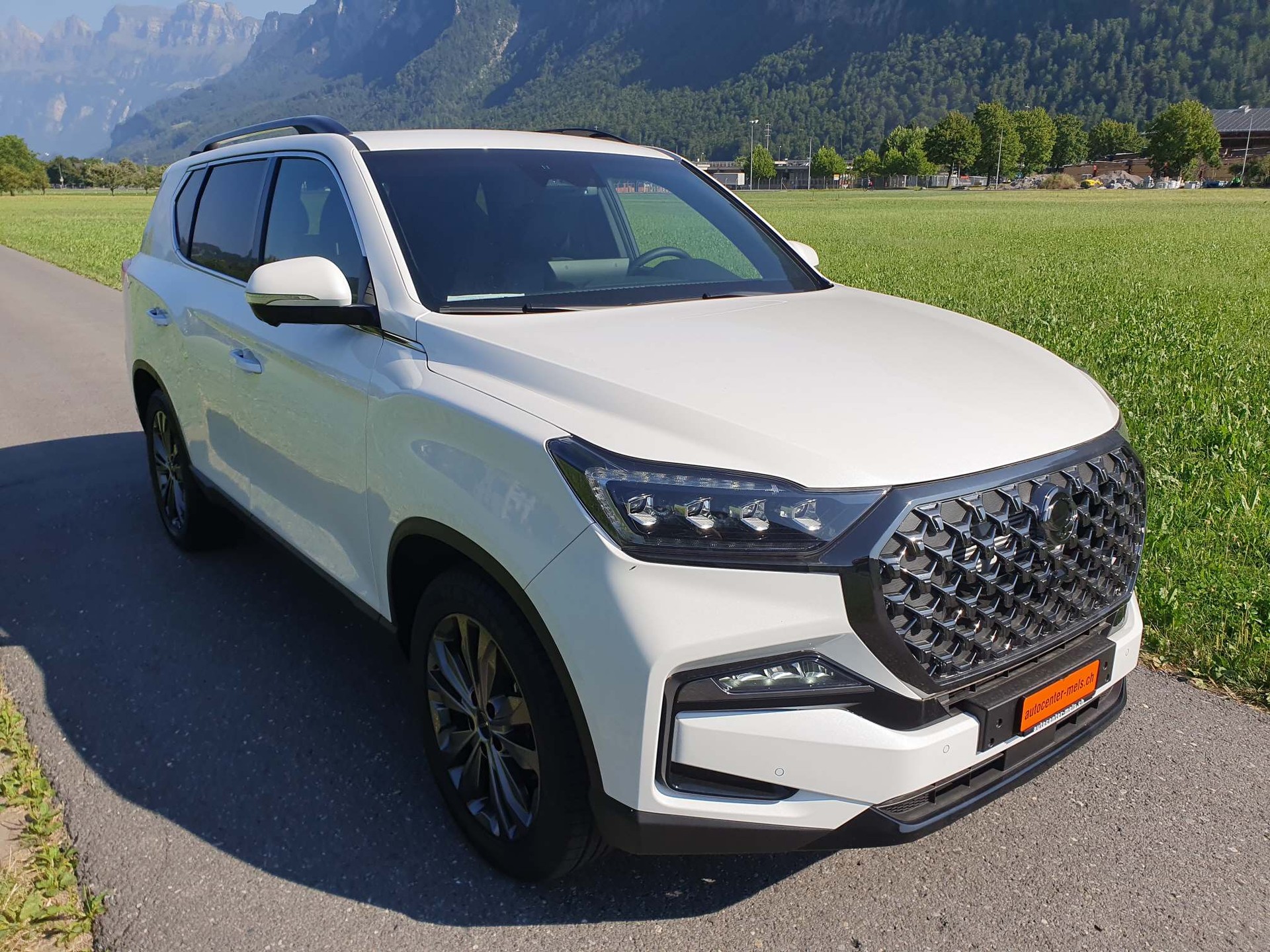 KGM-SsangYong Rexton RX 2.2 CRDi White Pearl Edition-image-0