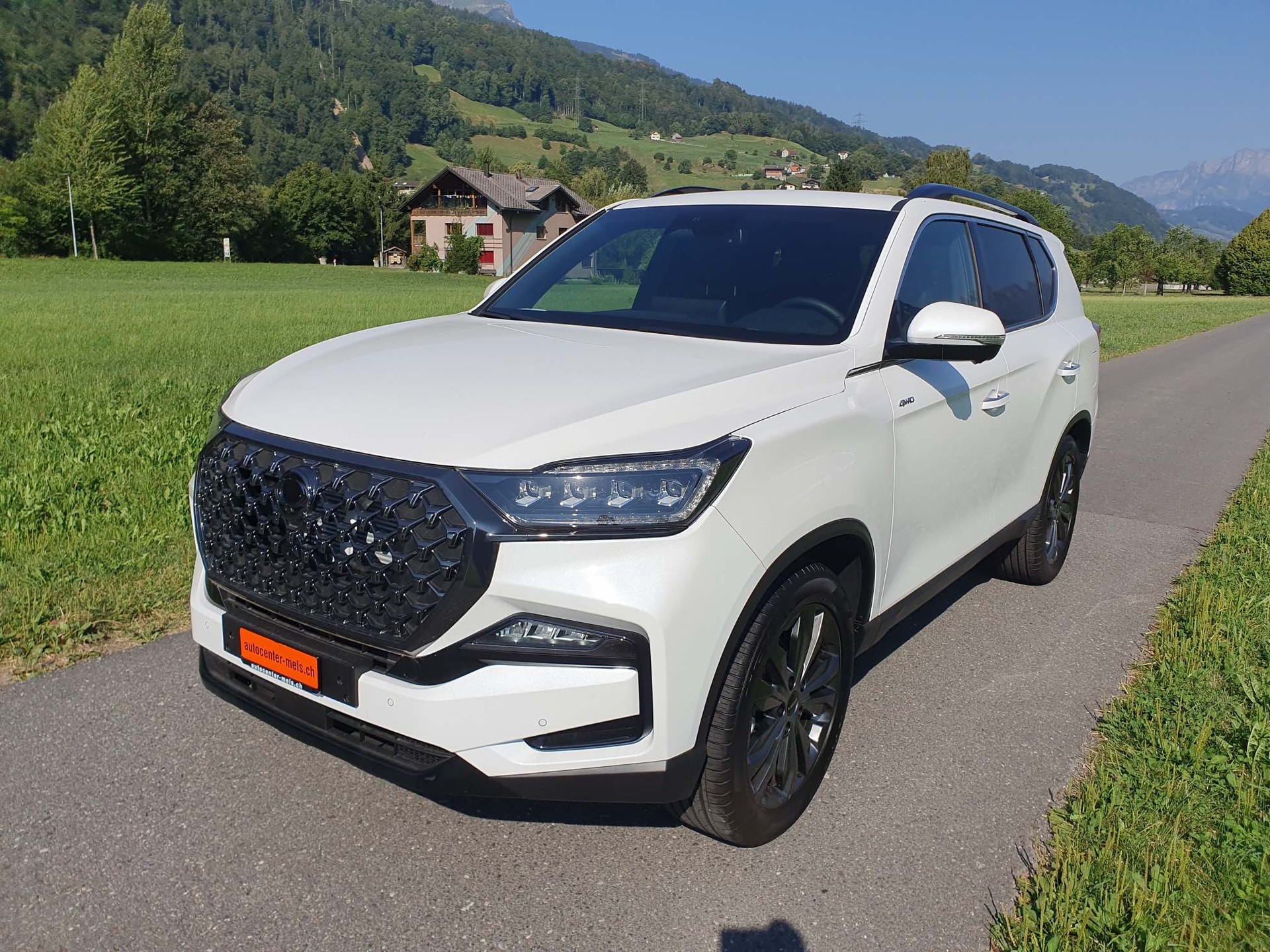 KGM-SsangYong Rexton RX 2.2 CRDi White Pearl Edition-image-3