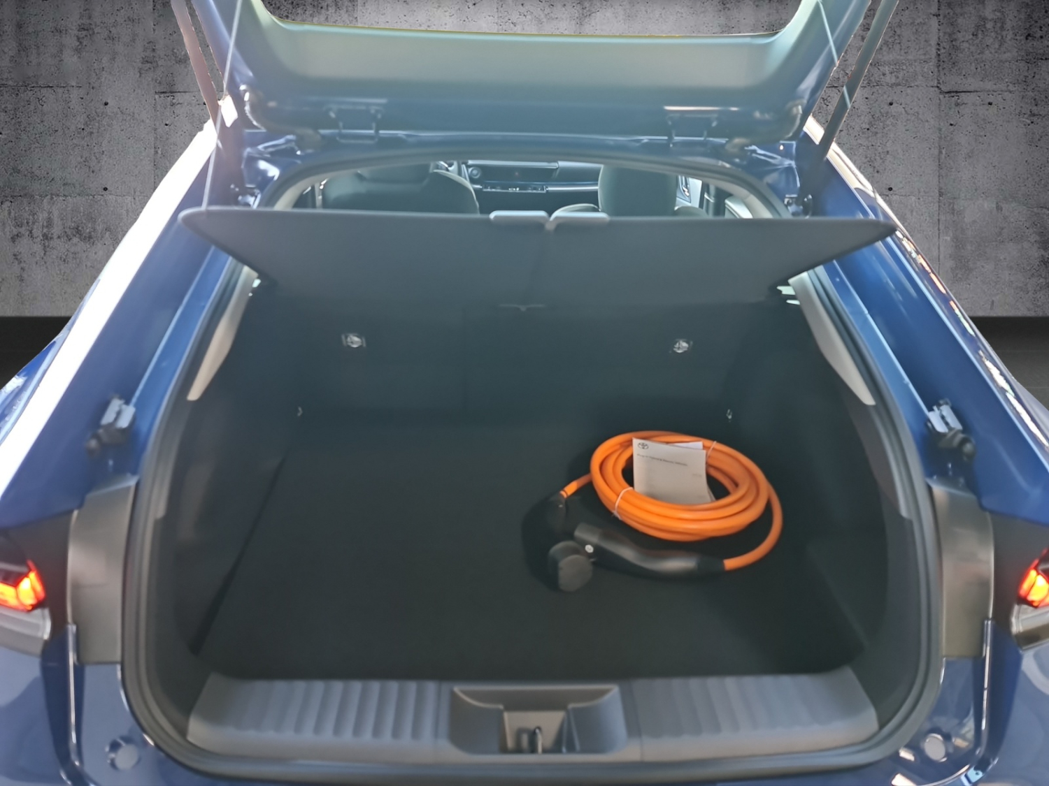 TOYOTA Prius 2.0 Plug-In-Hybrid Trend-image-14